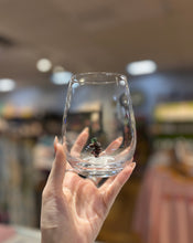Load image into Gallery viewer, Grape Icon Stemless Wine Glass
